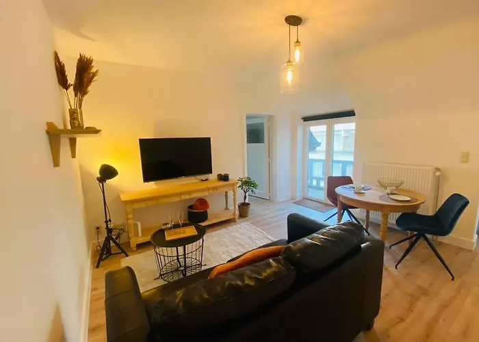 Recently Renovated Appartement 150M From The Beach