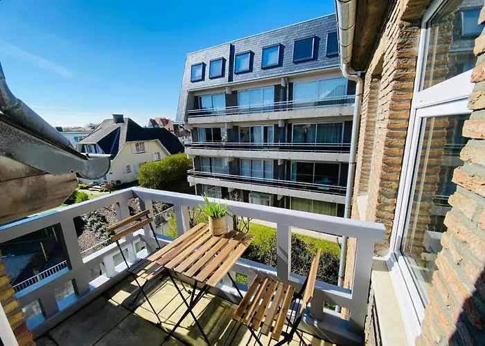 Recently Renovated Appartement 150M From The Beach